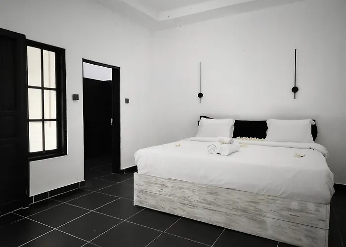 Avebodi Surf And Share Hostal *